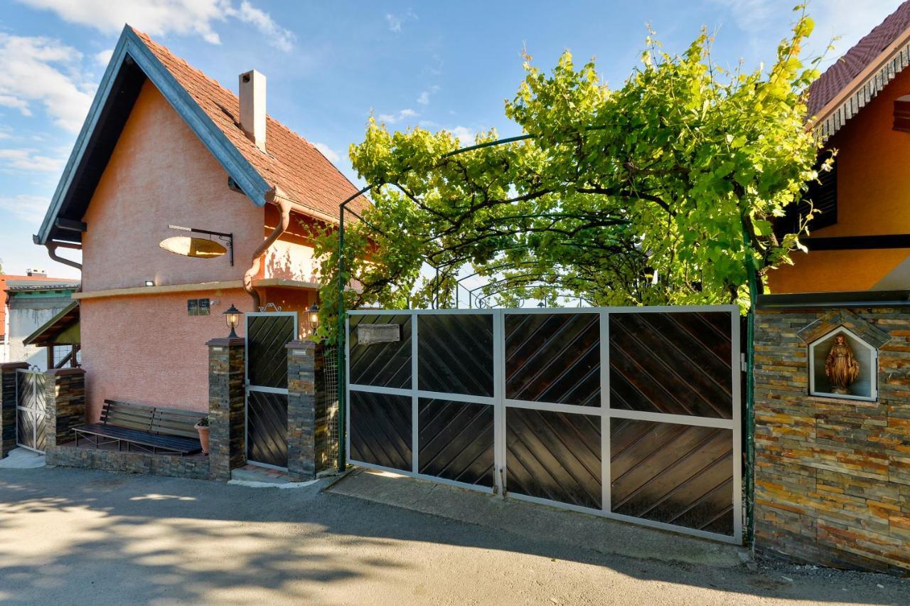 Juras Country House, Bazen, Sauna ,Hot Tube,Vrt Sveti Ivan Zelina Exteriör bild